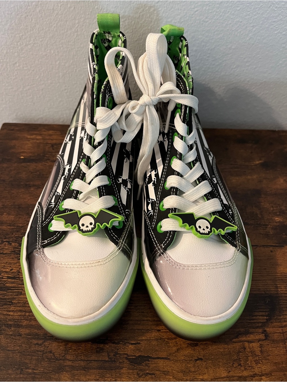 Beetlejuice Ground Up High Top Sneakers Glow in Dark Women’s 6.5